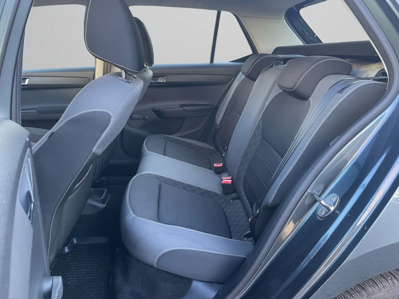 Skoda Fabia 1.0 petrol EURO6, снимка 12 - Автомобили и джипове - 52710569