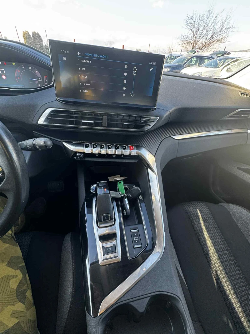 Peugeot 3008 1.5 HDI 131 к.с EAT8 , снимка 11 - Автомобили и джипове - 52751944