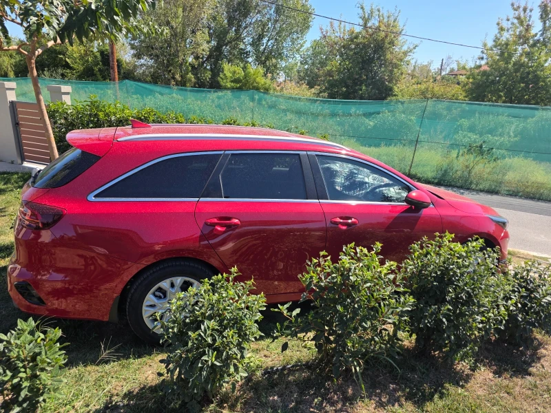 Kia Ceed Бензин 3500 км., снимка 3 - Автомобили и джипове - 52933549