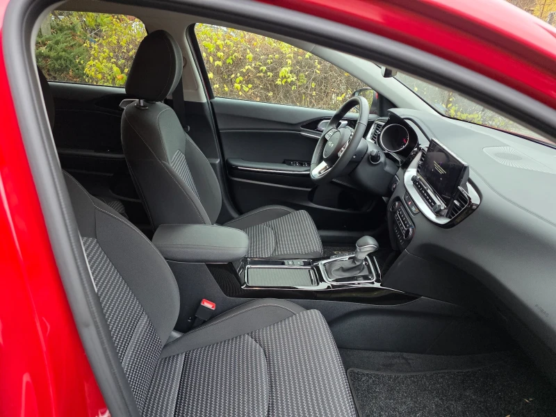 Kia Ceed Бензин 3500 км., снимка 7 - Автомобили и джипове - 52933549