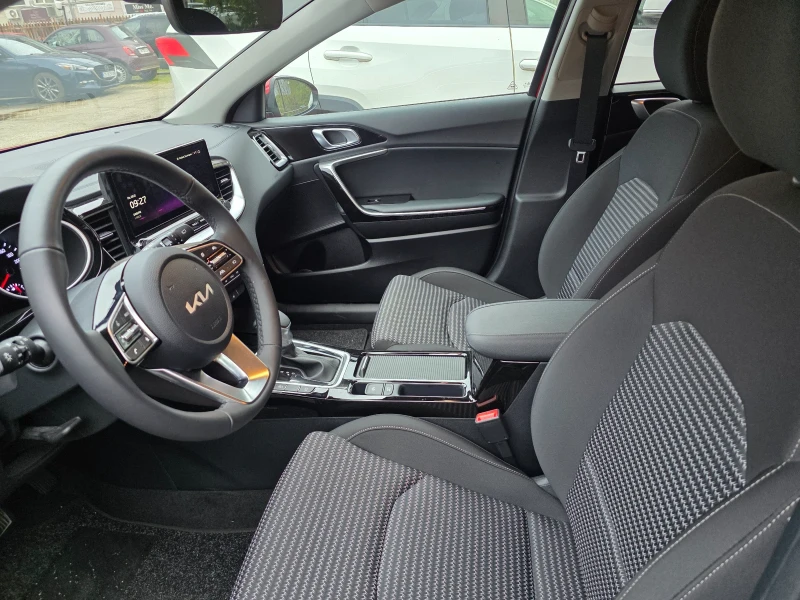 Kia Ceed Бензин 3500 км., снимка 13 - Автомобили и джипове - 52933549