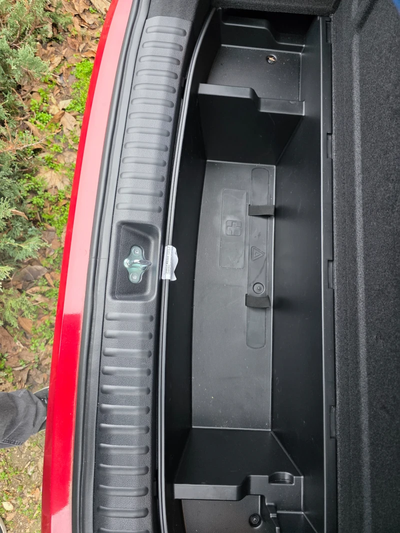 Kia Ceed Бензин 3500 км., снимка 14 - Автомобили и джипове - 52933549