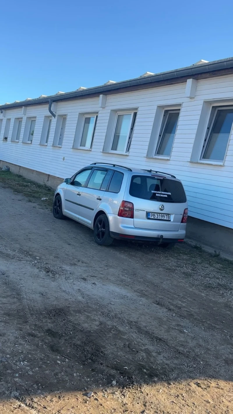 VW Touran, снимка 5 - Автомобили и джипове - 53144656