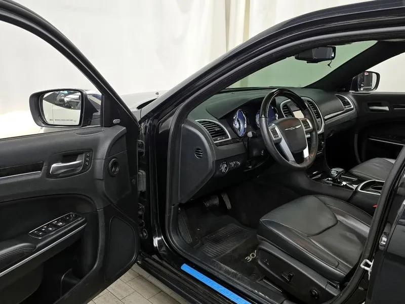 Chrysler 300c 3.6 - изображение 10