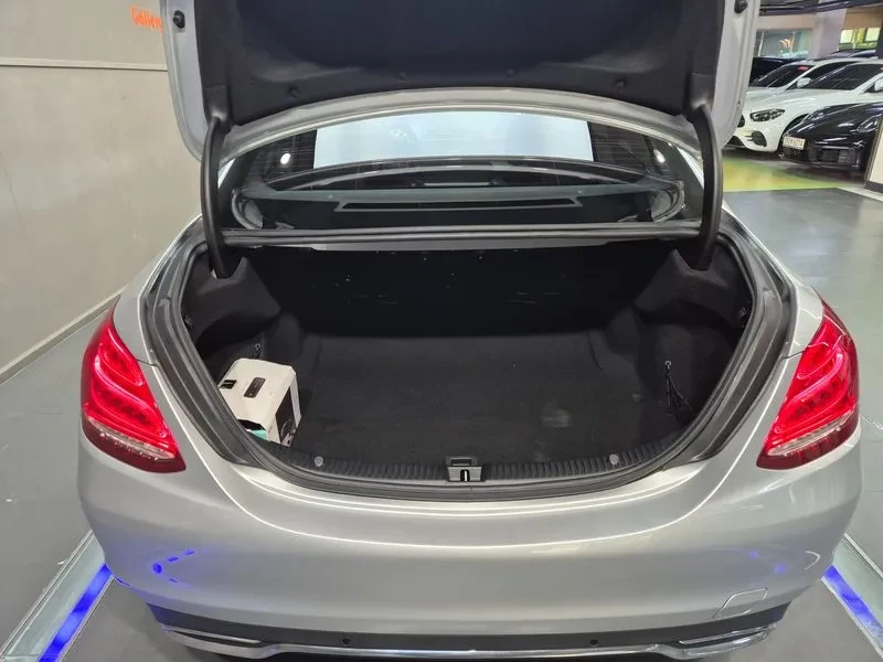 Mercedes-Benz C 220 D Avantgarde, снимка 13 - Автомобили и джипове - 56209389