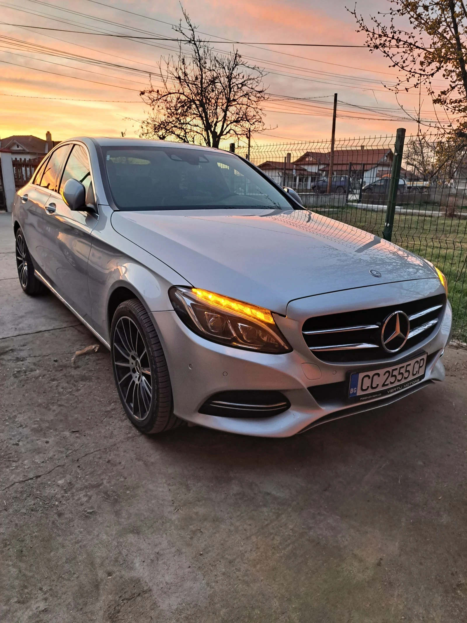 Mercedes-Benz C 220 Седан - изображение 8
