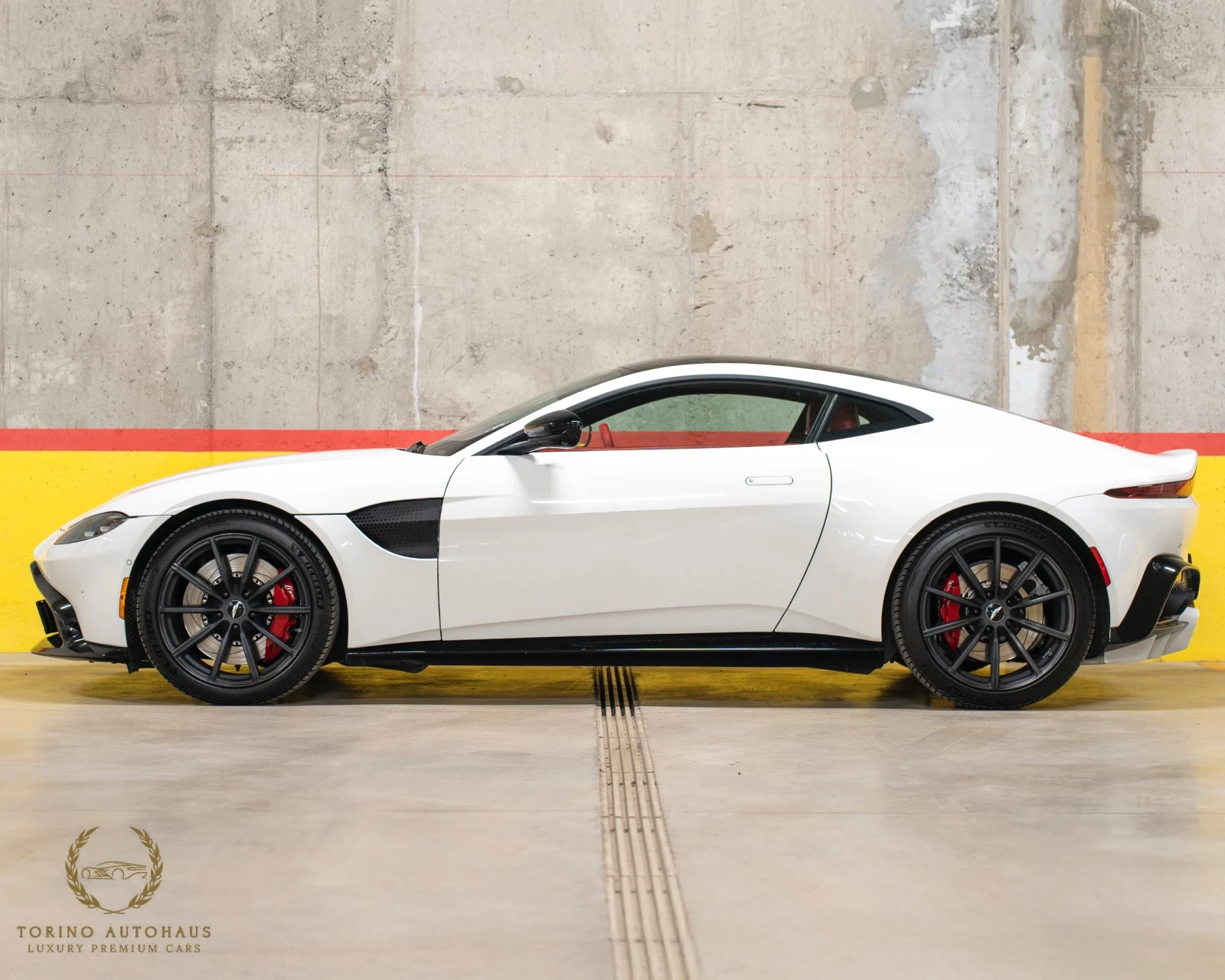 Aston Martin V8 Vantage Coupe* 4.0*  - изображение 2