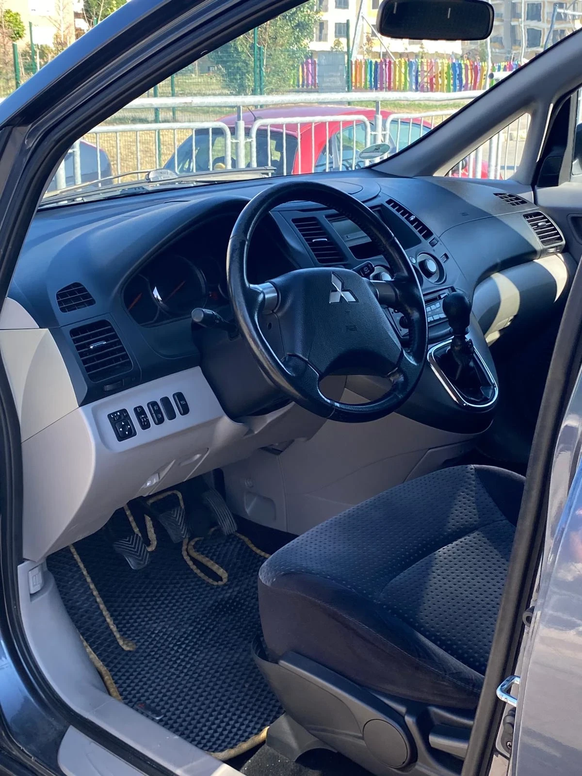 Mitsubishi Grandis | Mobile.bg   11