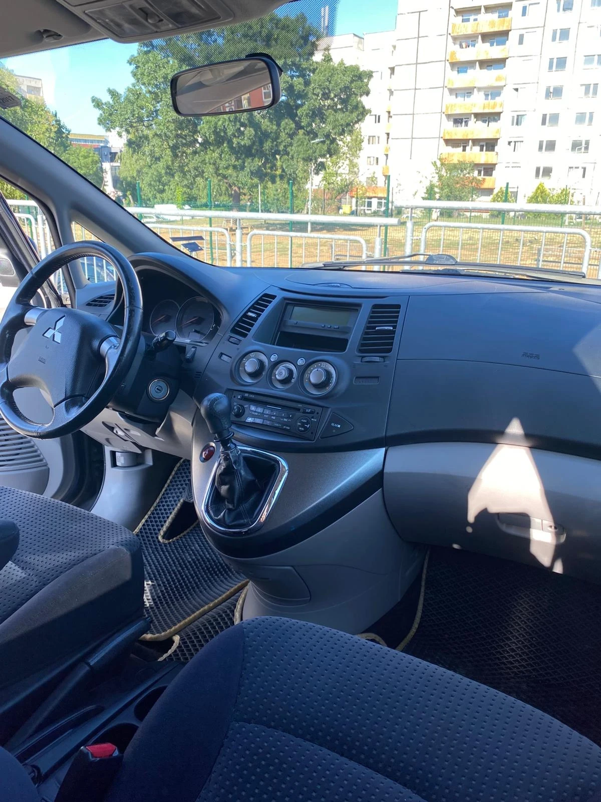 Mitsubishi Grandis  - изображение 6