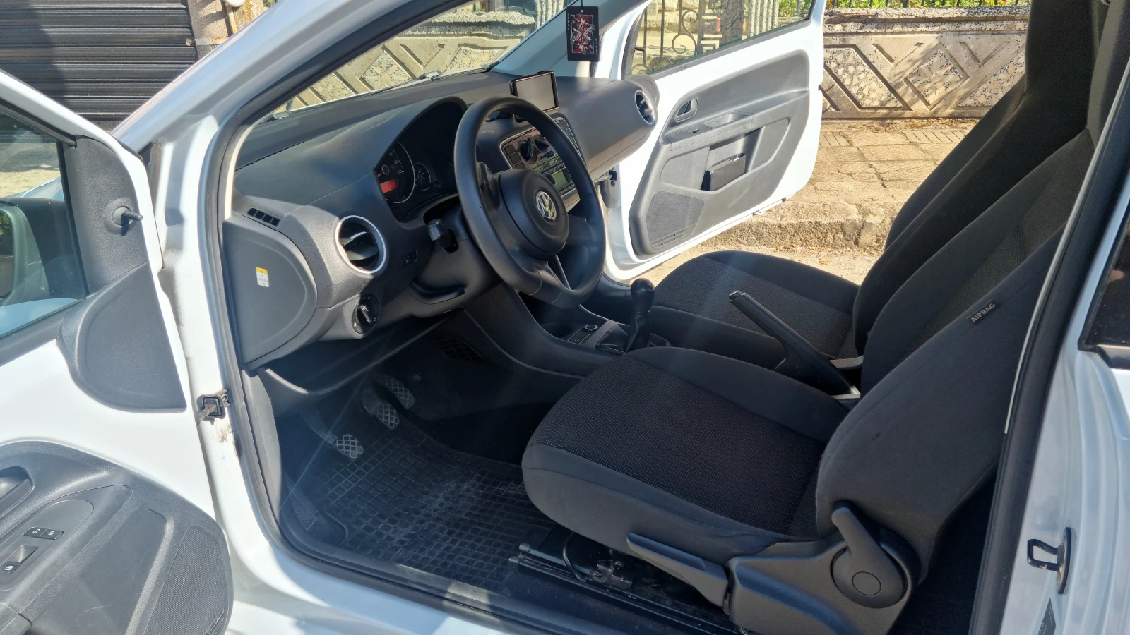 VW Up 1 0i KLIMA/NAVI - изображение 9
