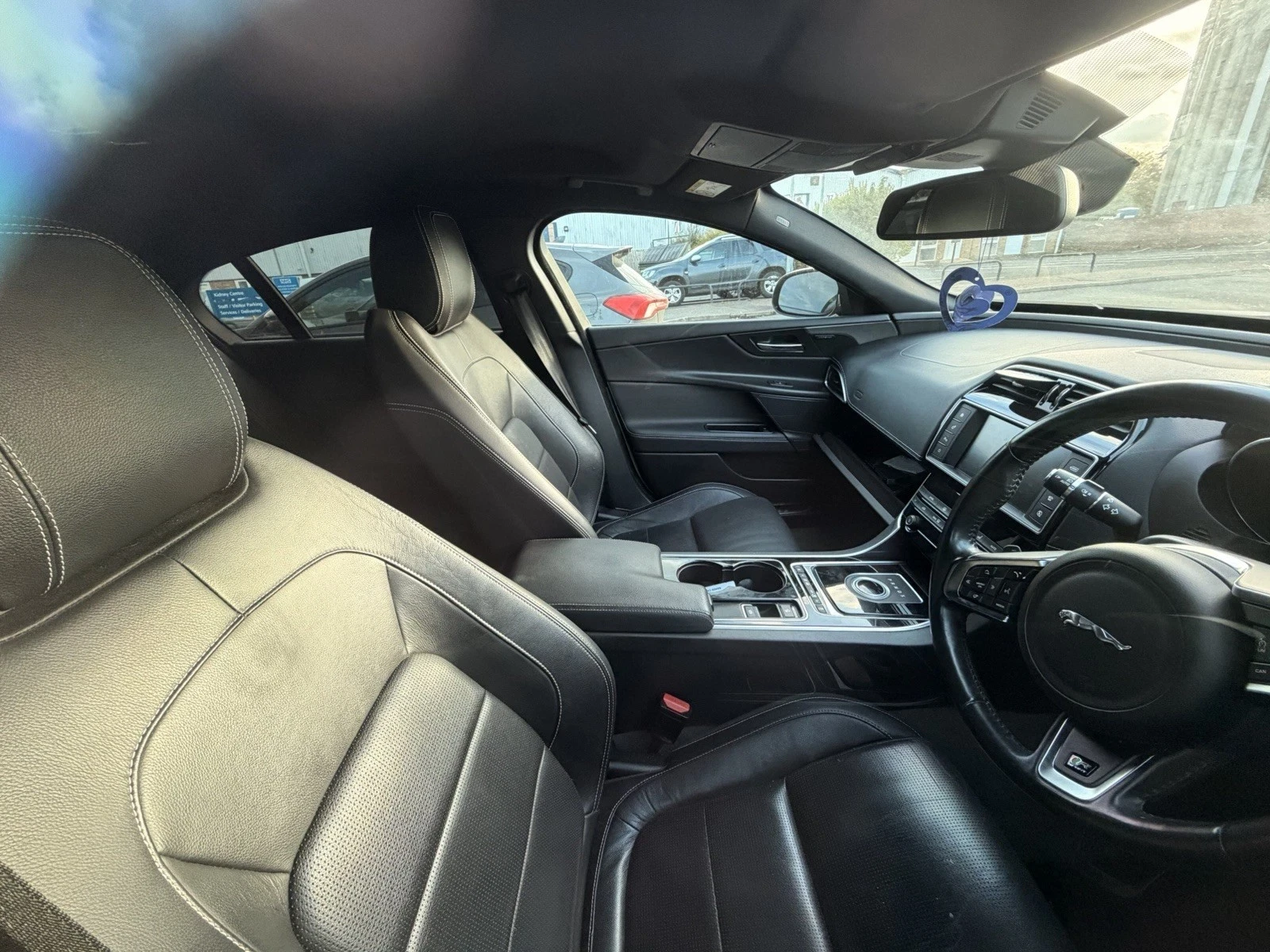 Jaguar XE 2.0d 177к.с - изображение 6