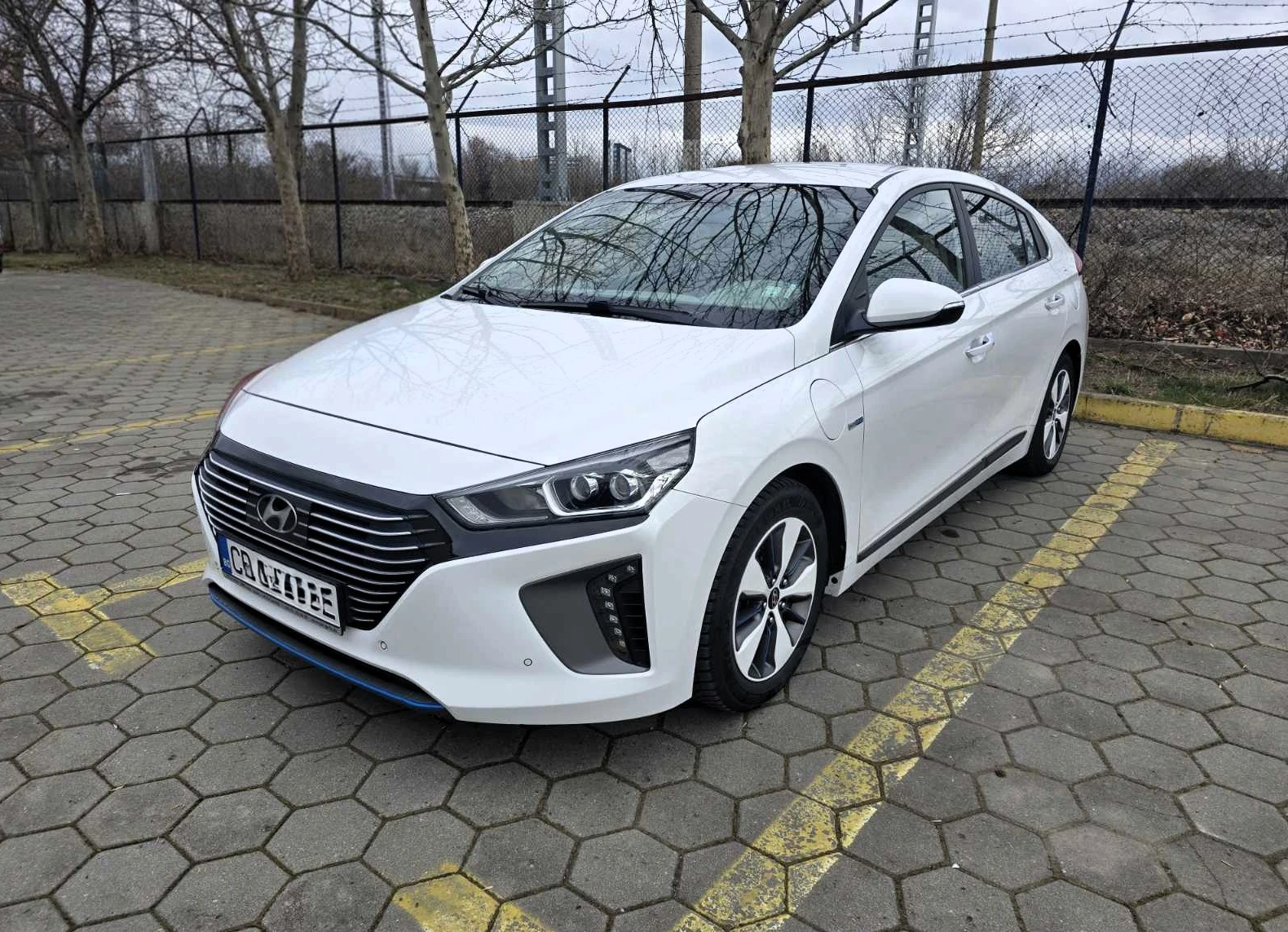Hyundai Ioniq 1.6 GDI PHEV / PREMIUM