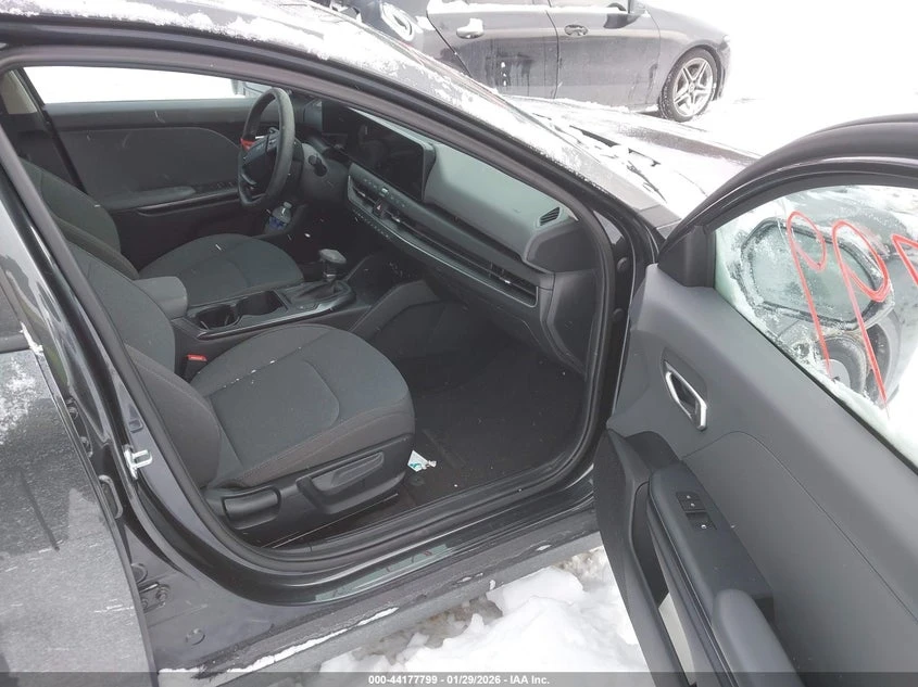 Kia K4 2.0L I-4 DOHC, VVT, 147HP Front Wheel Drive, снимка 5 - Автомобили и джипове - 53713700