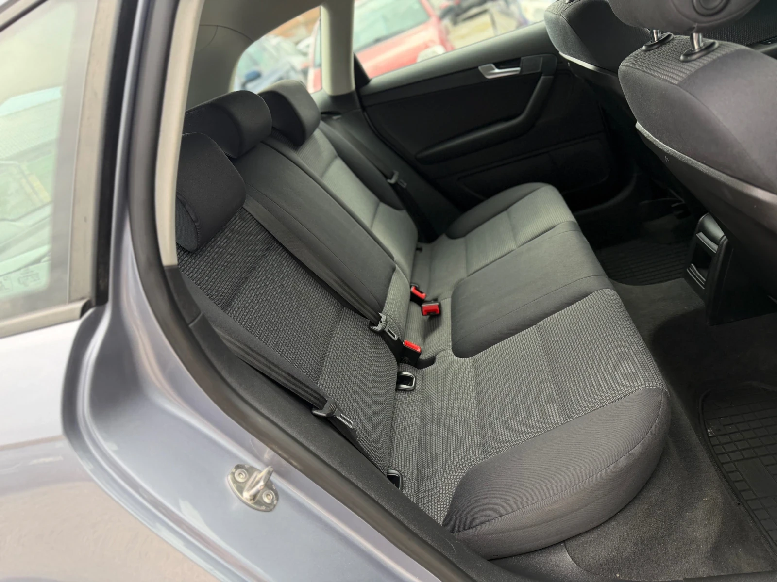 Audi A3 1.9TDI 105кс SportBack КЛИМАТРОНИК ПОДГРЕВ, снимка 13 - Автомобили и джипове - 53904291