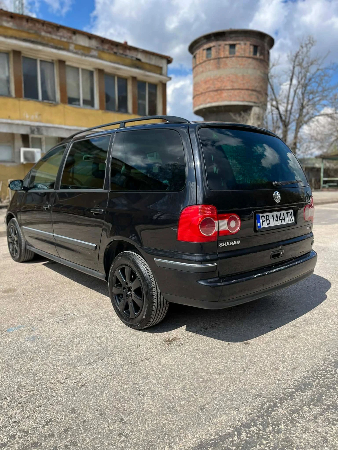 VW Sharan 1.8 турбо 150 кс 2005 г с газ, снимка 4 - Автомобили и джипове - 54208053
