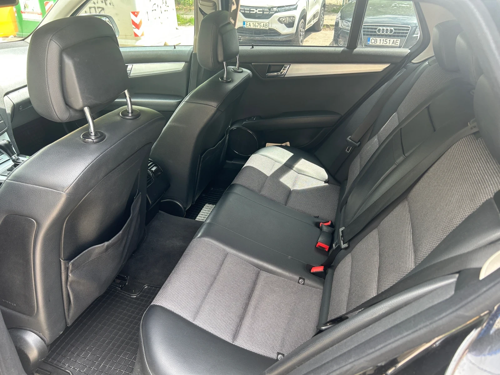 Mercedes-Benz C 200, снимка 9 - Автомобили и джипове - 54565309