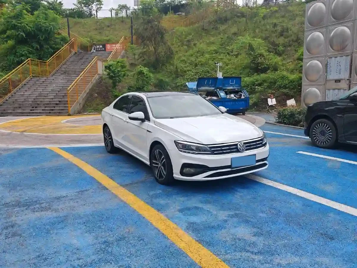 VW Passat, снимка 9 - Автомобили и джипове - 54569263