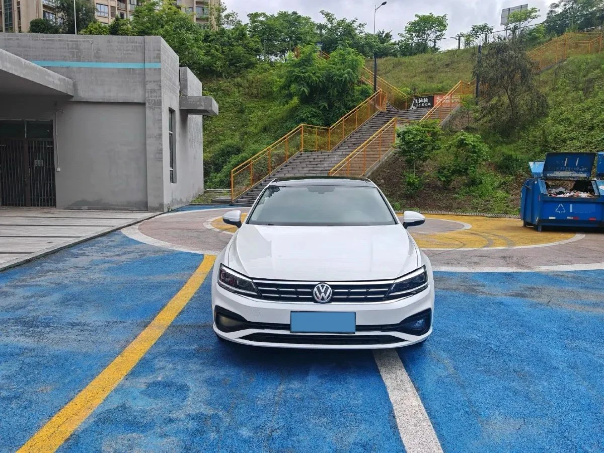 VW Passat, снимка 2 - Автомобили и джипове - 54569263