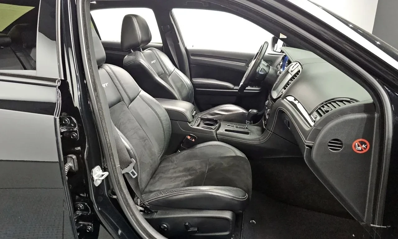Chrysler 300c 6.4 Srt8 Hemi Панорама/ Обдухване/ Подгрев/, снимка 9 - Автомобили и джипове - 54970883