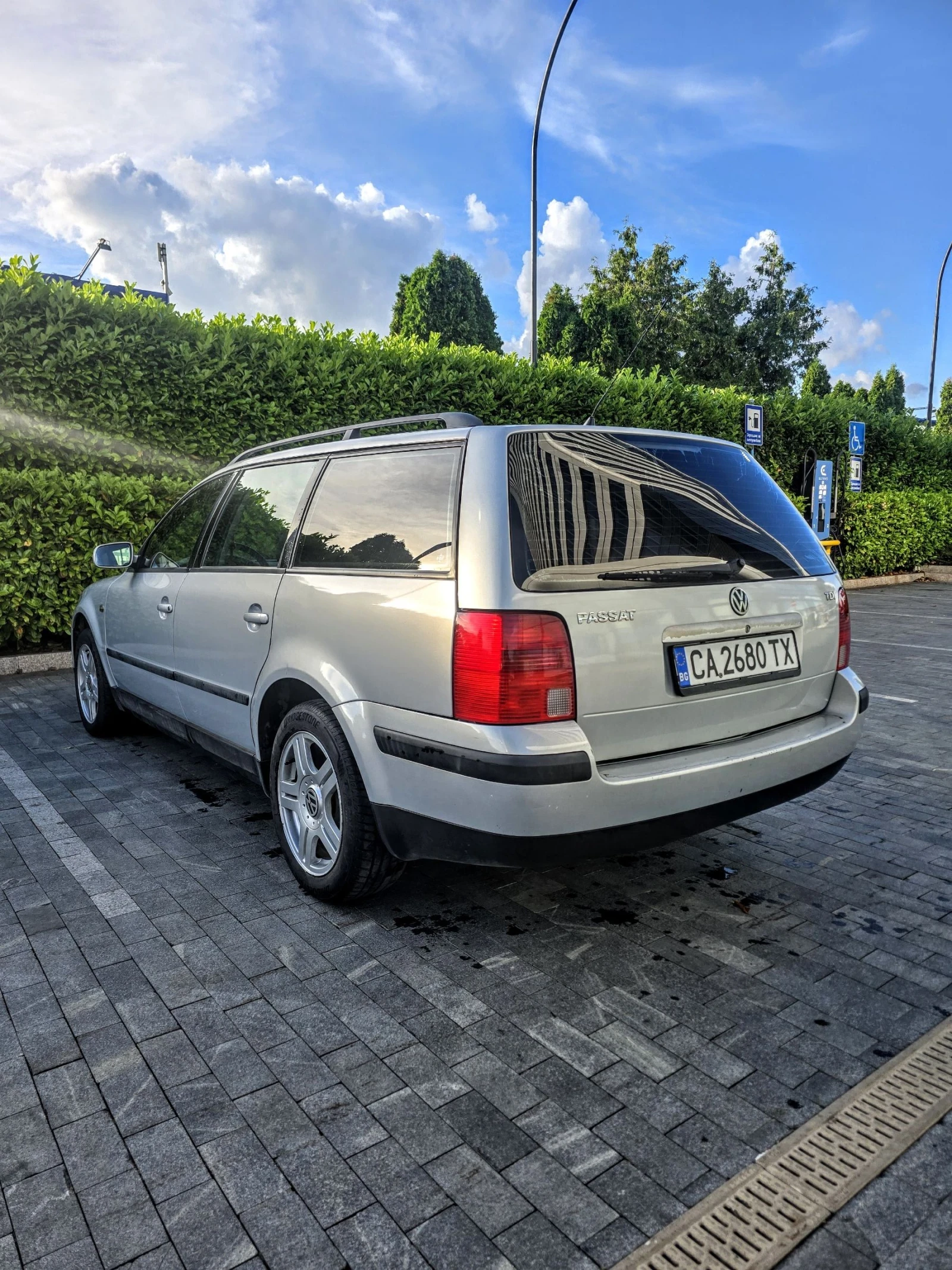 VW Passat 1.9 TDI, снимка 6 - Автомобили и джипове - 55067326