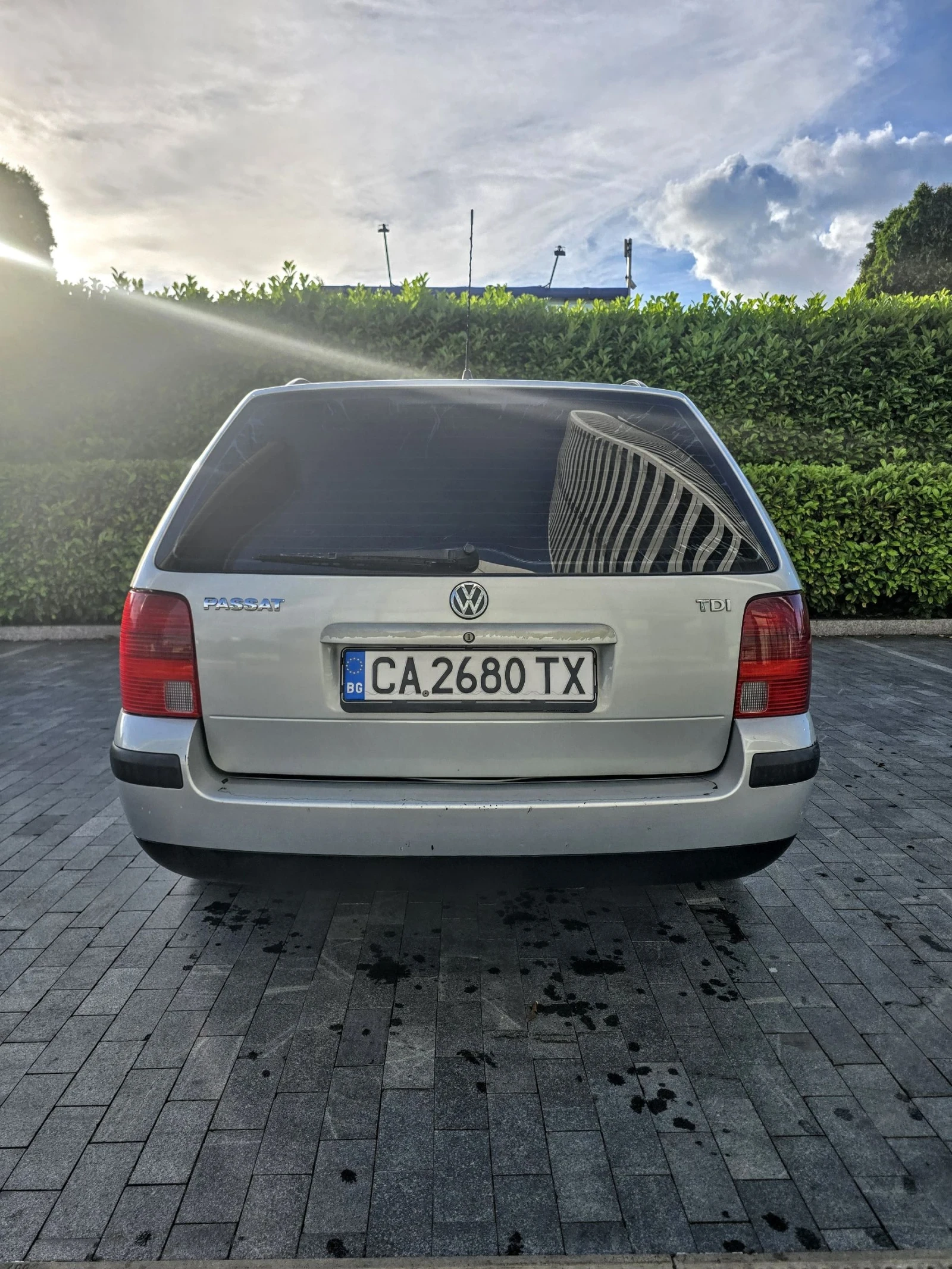 VW Passat 1.9 TDI, снимка 5 - Автомобили и джипове - 55067326