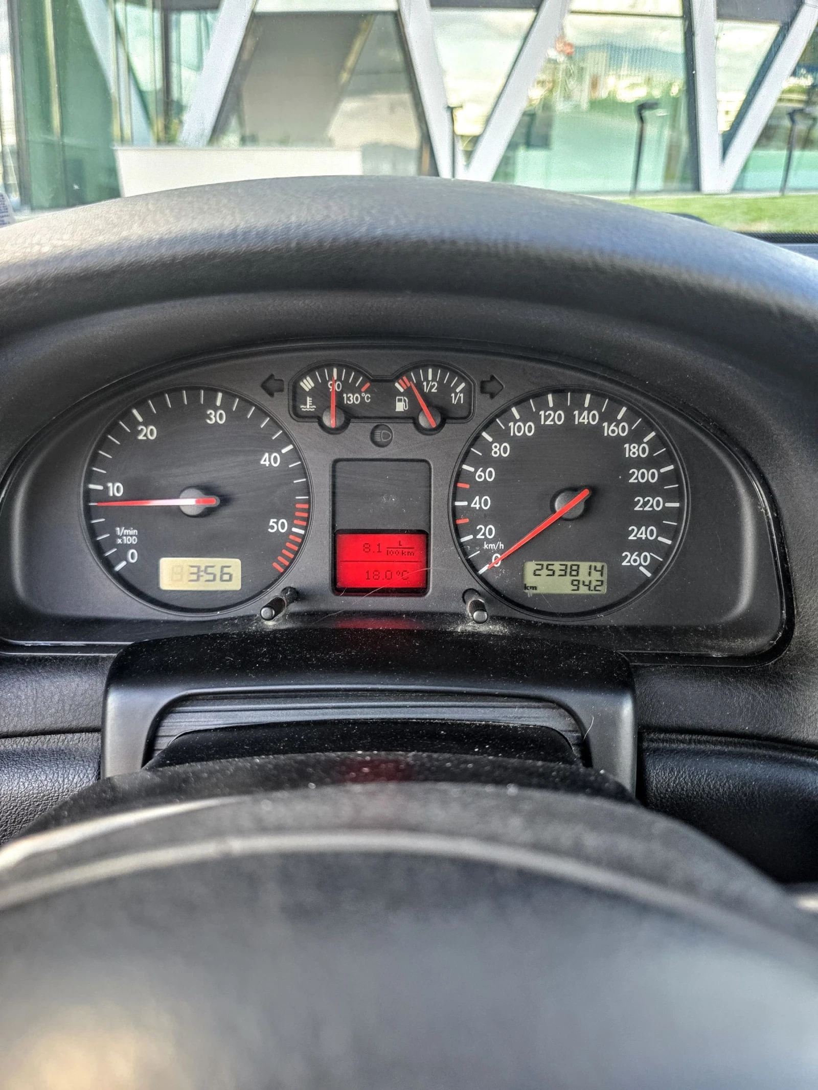 VW Passat 1.9 TDI, снимка 15 - Автомобили и джипове - 55067326