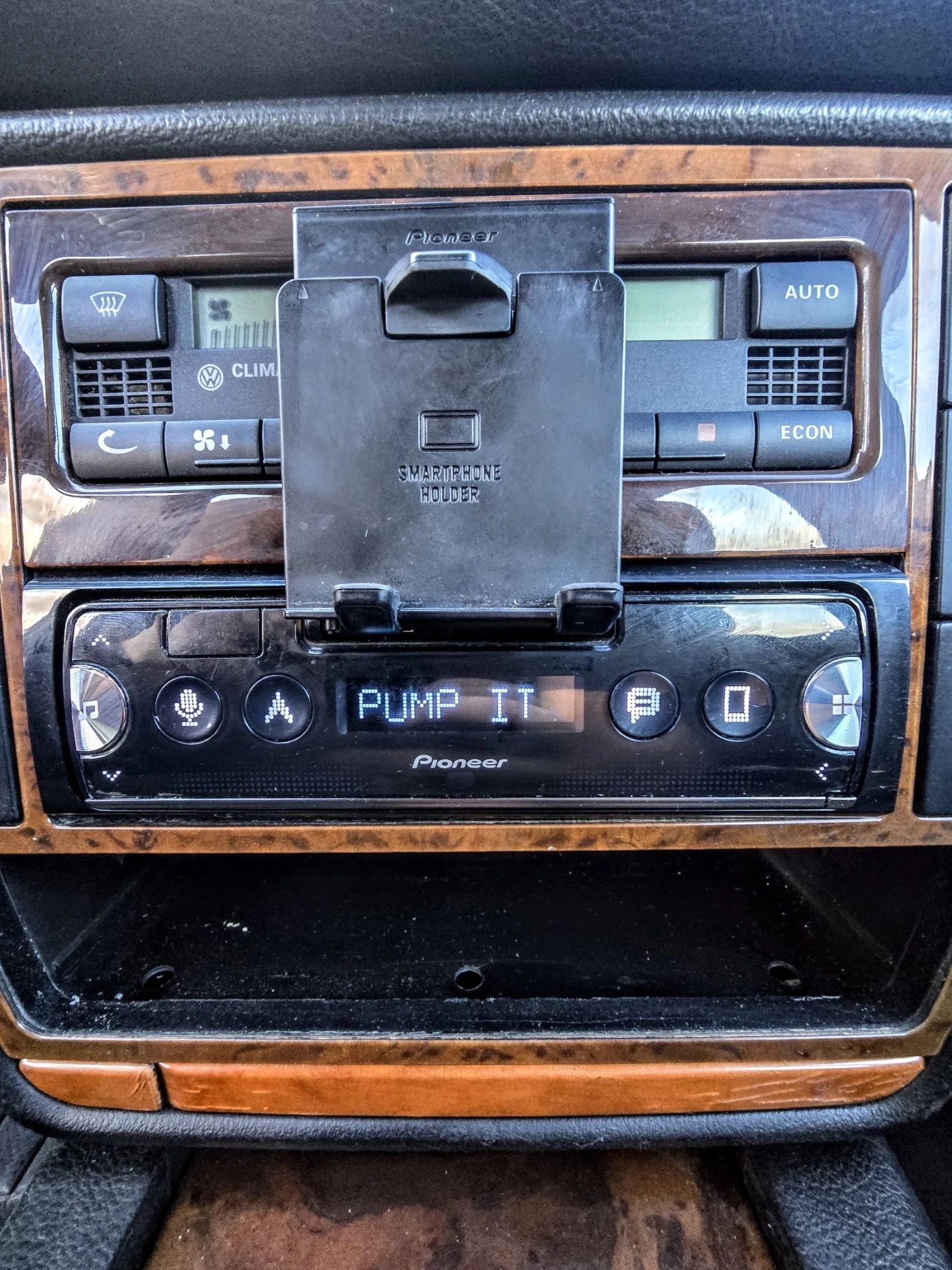 VW Passat 1.9 TDI, снимка 16 - Автомобили и джипове - 55067326