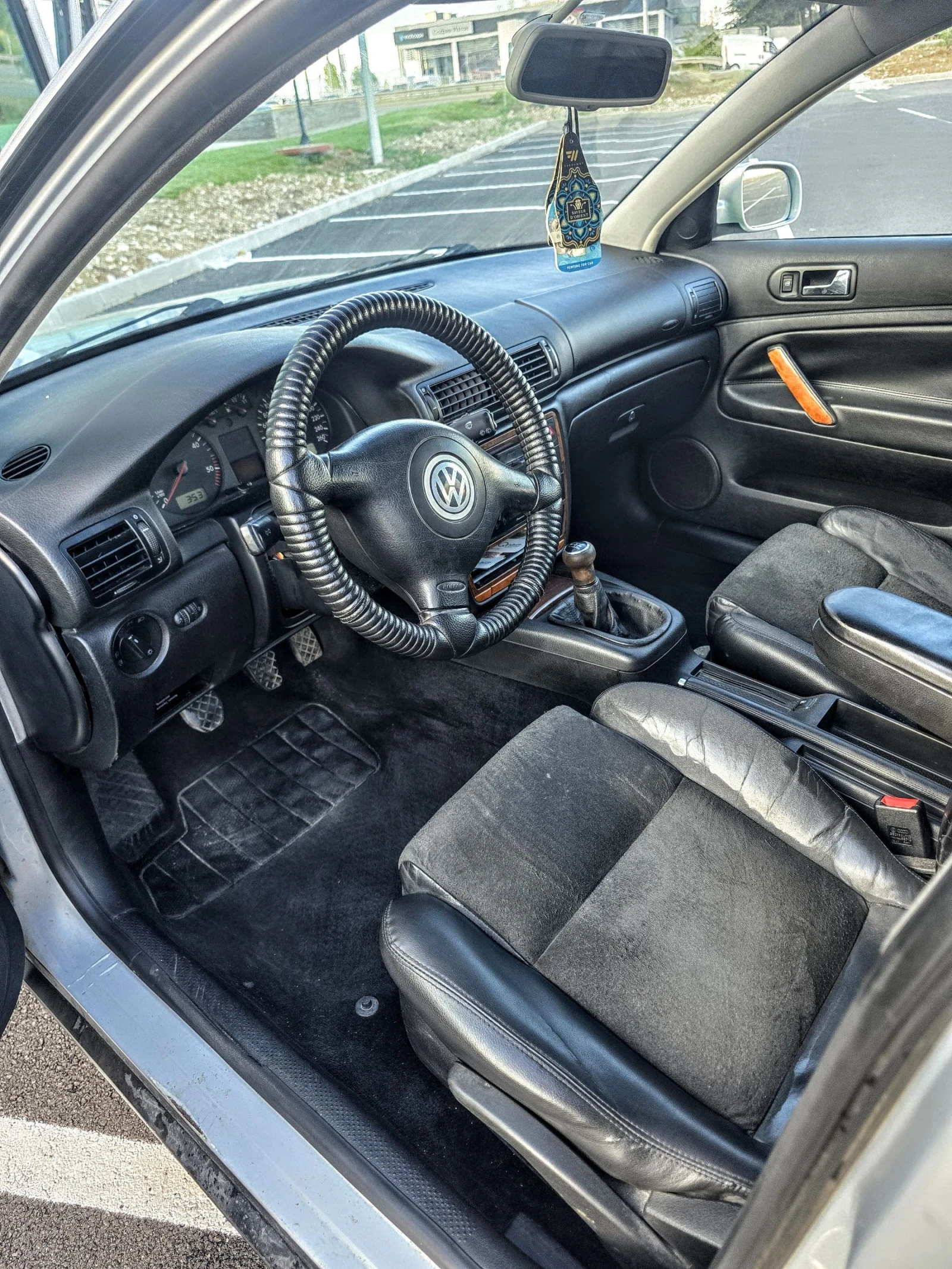 VW Passat 1.9 TDI, снимка 10 - Автомобили и джипове - 55067326