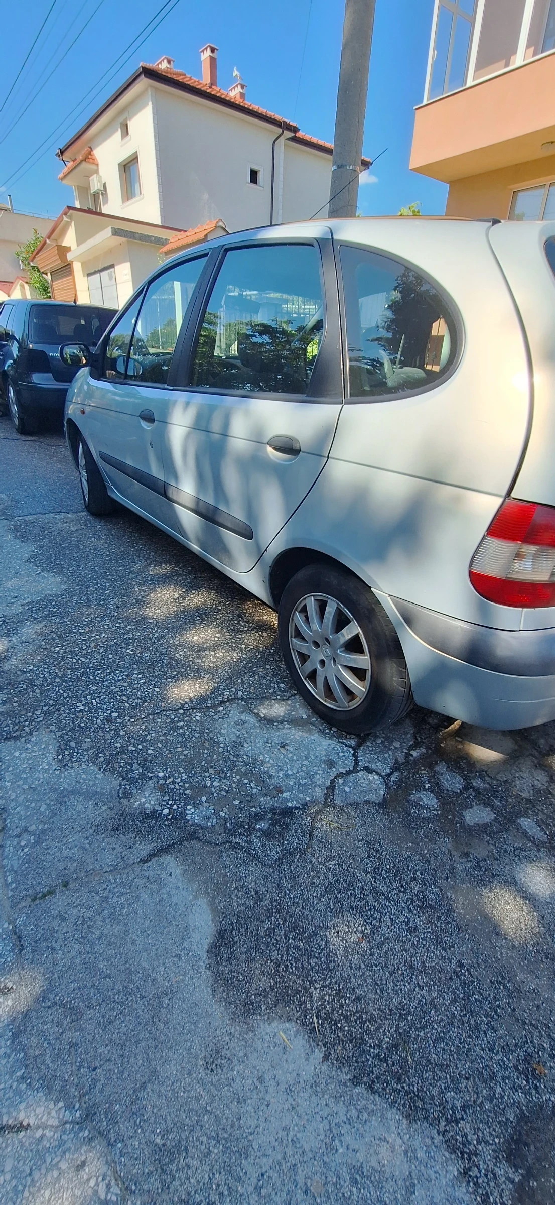 Renault Scenic 1.6 16V, снимка 8 - Автомобили и джипове - 55263478
