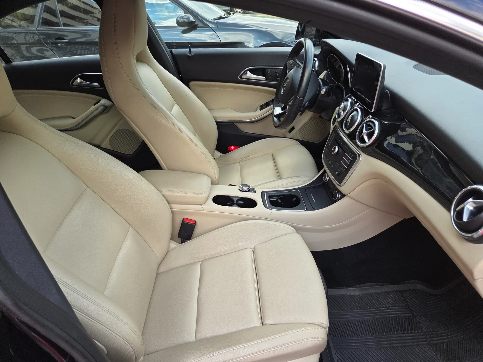 Mercedes-Benz CLA 250 4MATIC, AMG Line, снимка 3 - Автомобили и джипове - 55284547