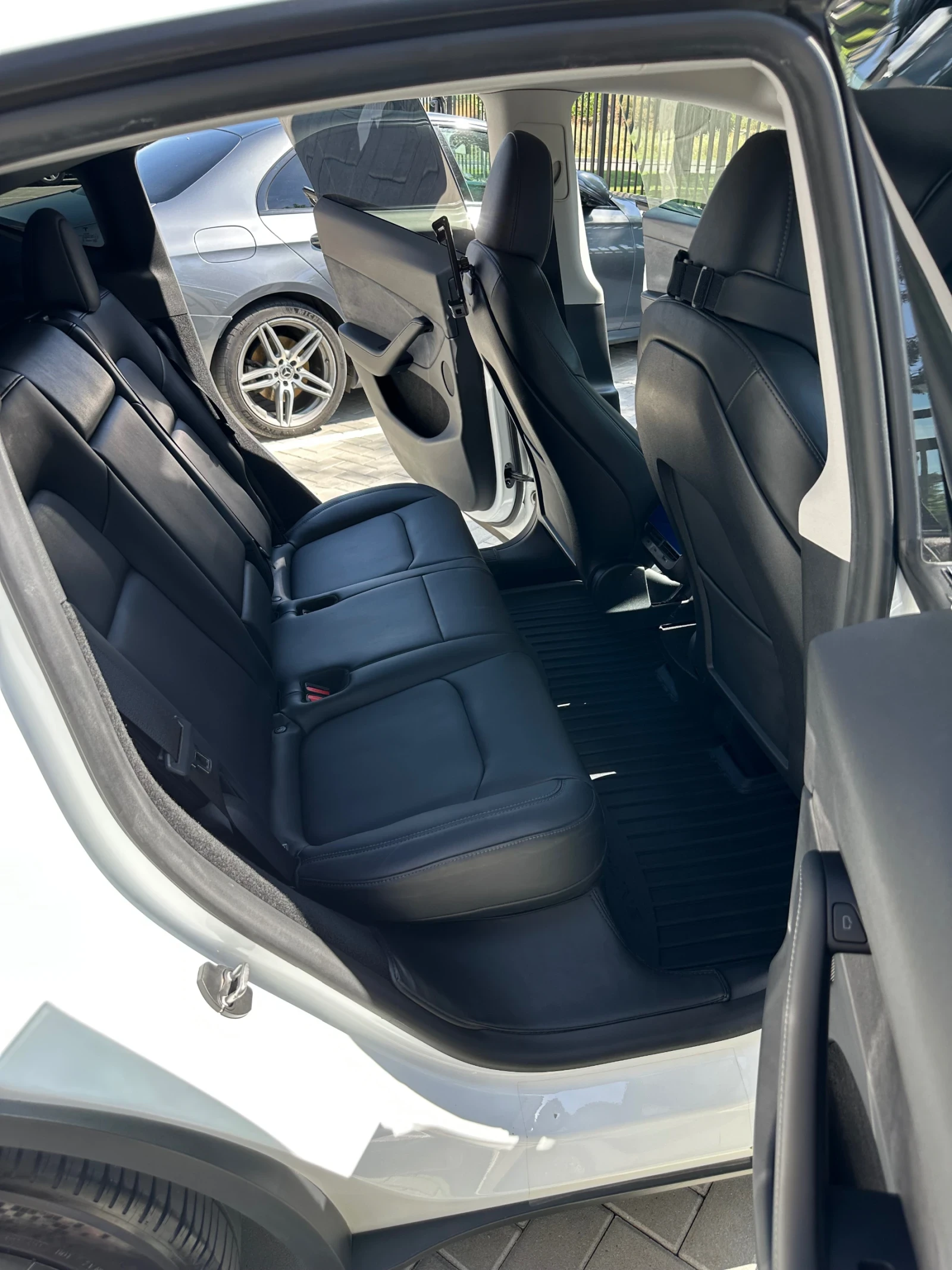 Tesla Model Y Performance Европейска с гаранция, снимка 8 - Автомобили и джипове - 55294157
