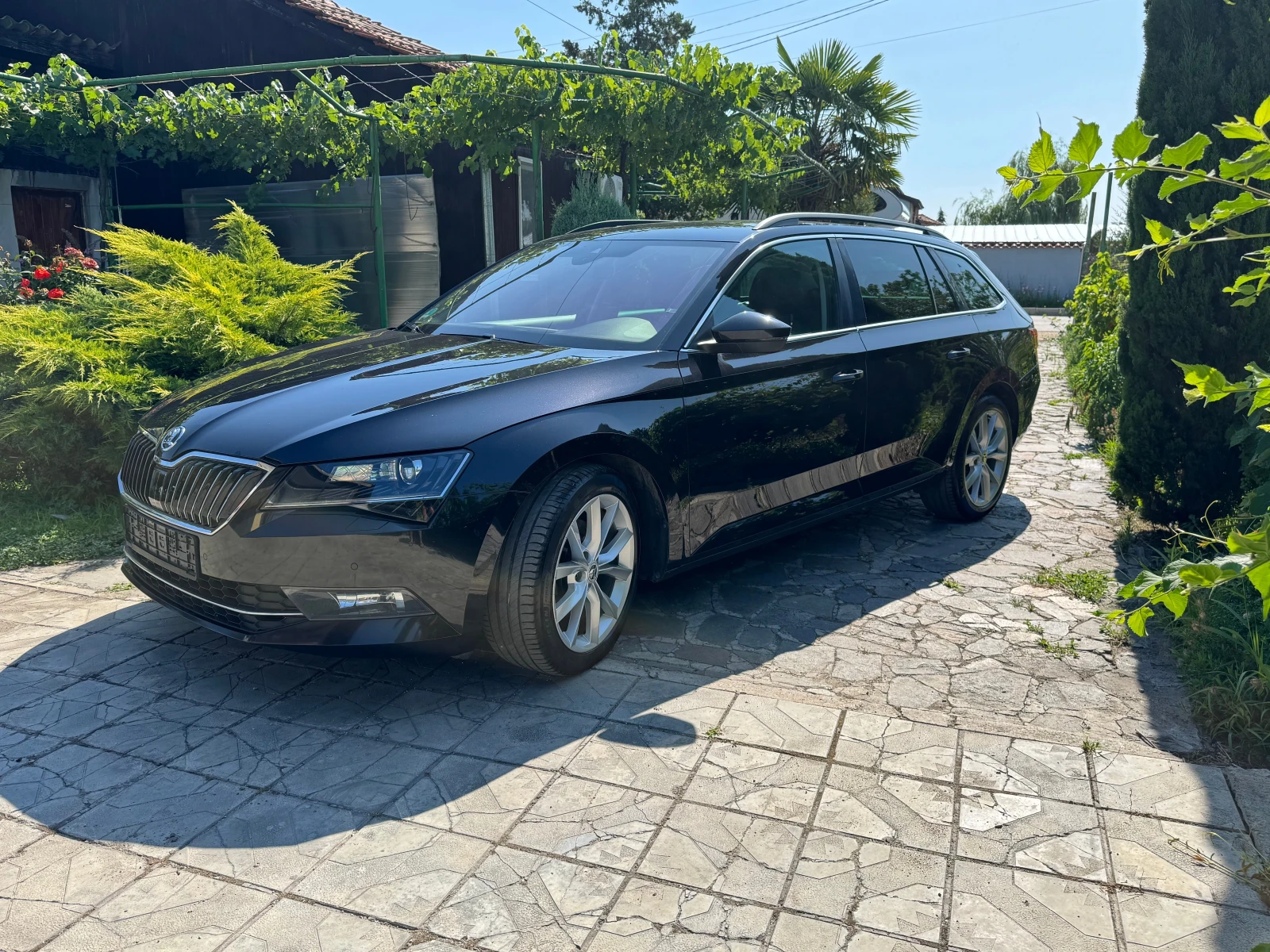 Skoda Superb 2.0TDi Ambition, снимка 2 - Автомобили и джипове - 55347583