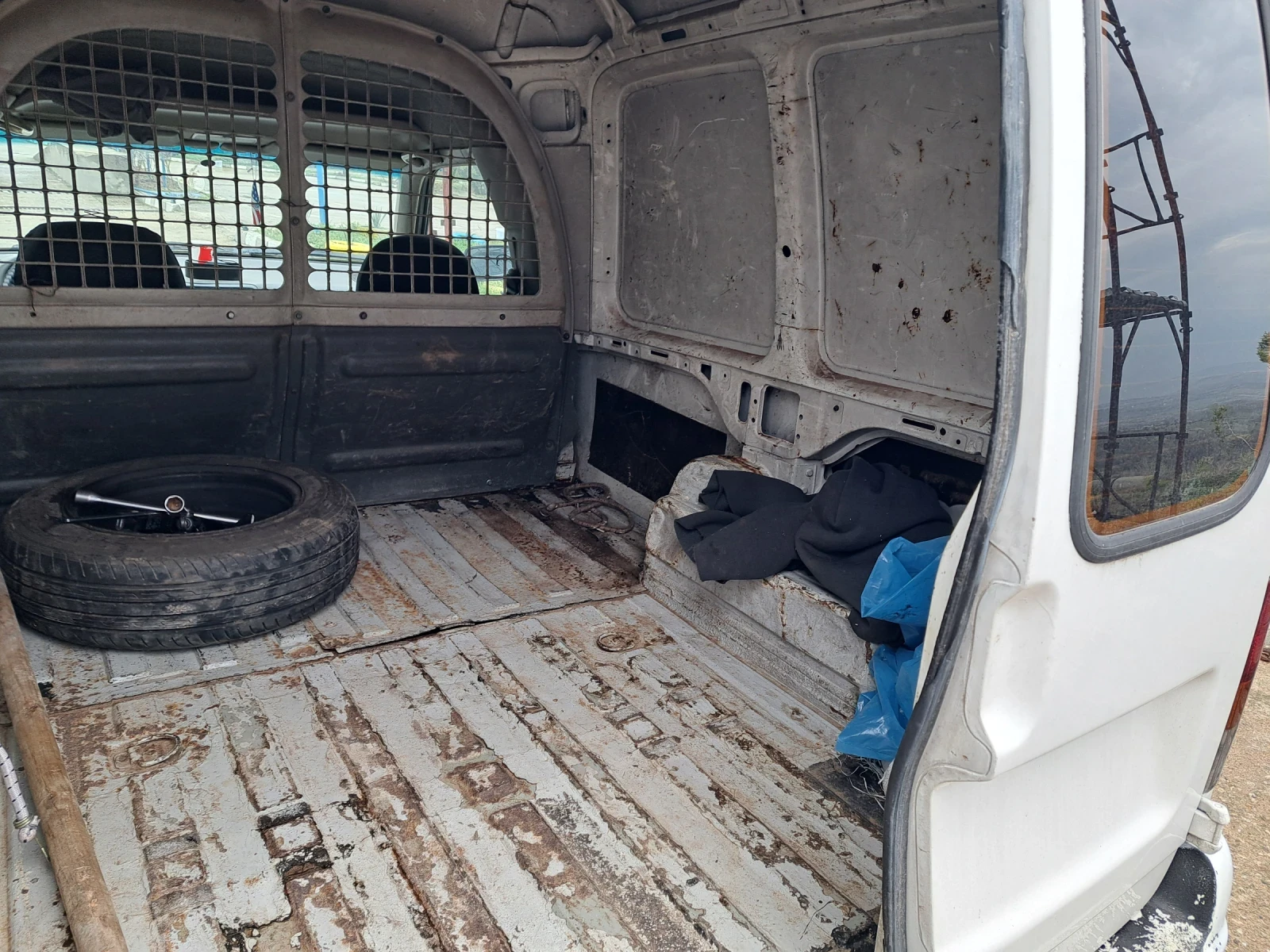 VW Caddy, снимка 6 - Автомобили и джипове - 55659463