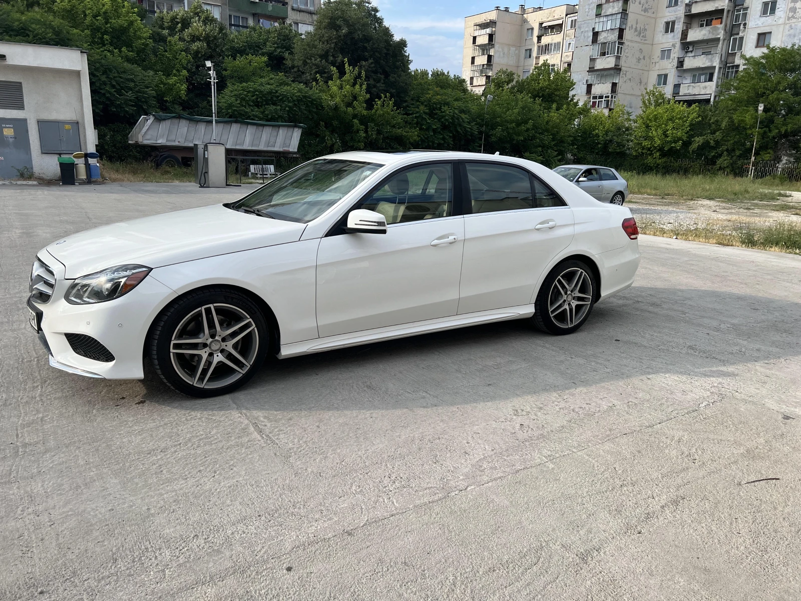 Mercedes-Benz E 350 4 MATIC, снимка 3 - Автомобили и джипове - 55835061