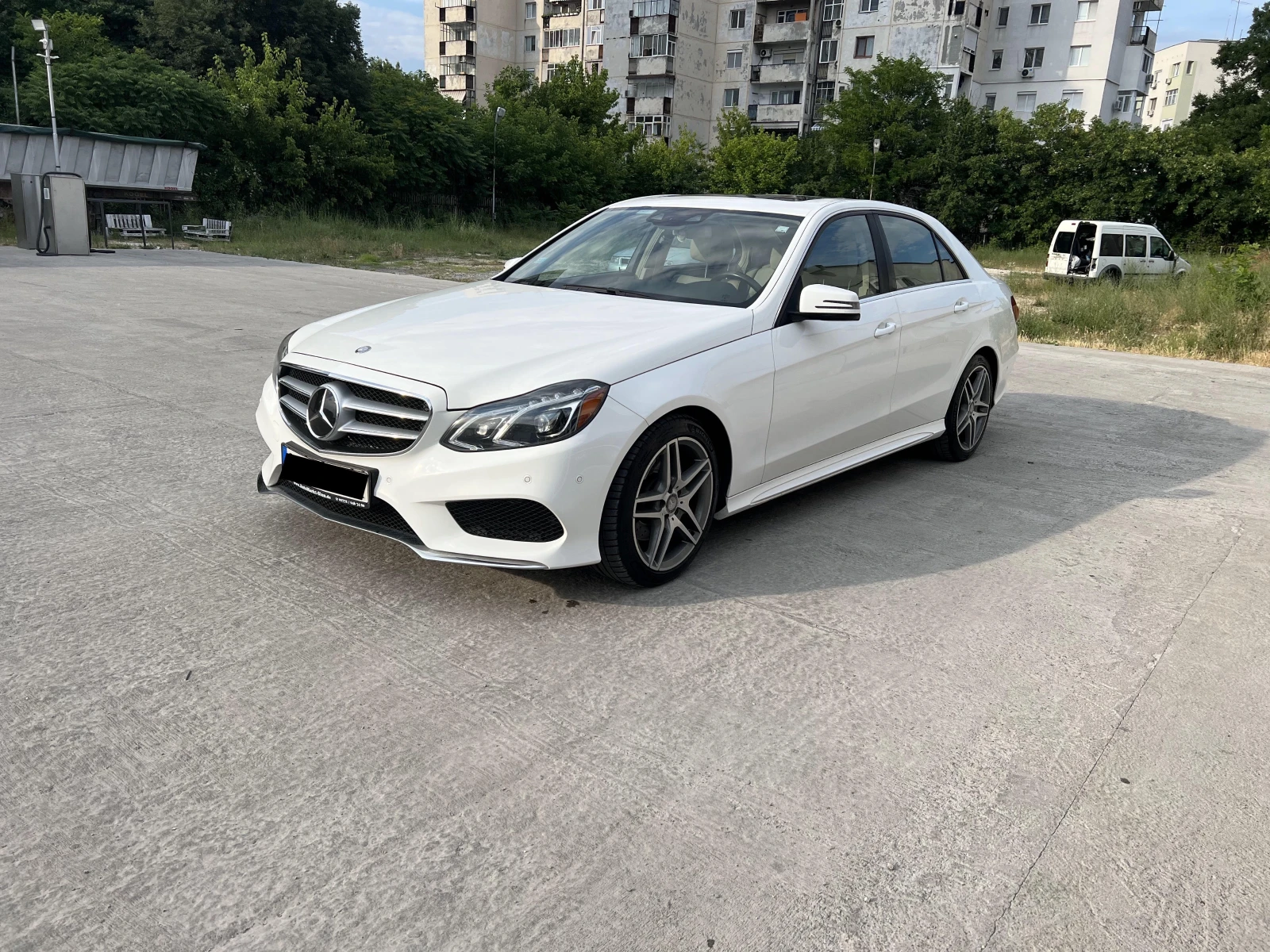 Mercedes-Benz E 350 4 MATIC, снимка 2 - Автомобили и джипове - 55835061
