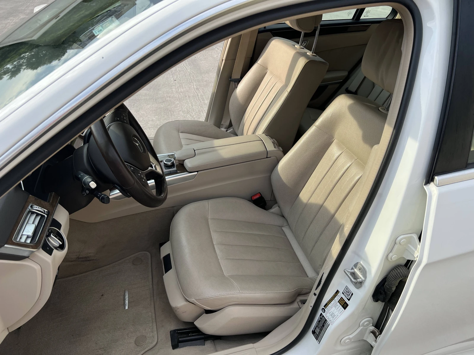 Mercedes-Benz E 350 4 MATIC, снимка 8 - Автомобили и джипове - 55835061