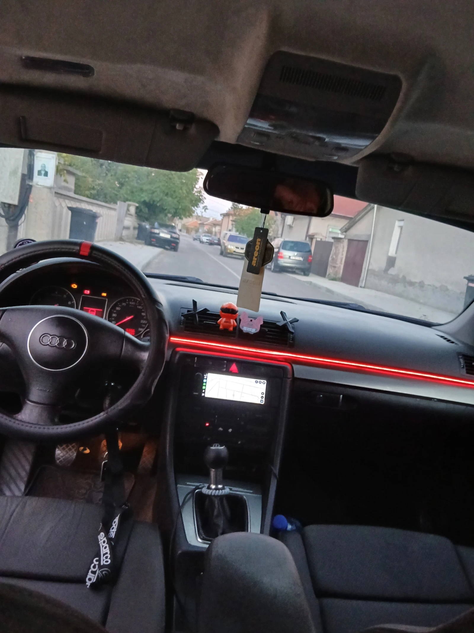 Audi A4 Audi A4 Avant 1.8T, снимка 13 - Автомобили и джипове - 56647429