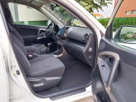 Toyota Rav4 2.2 D4D 150ks/* 4x4/* НАВИ/* ТЕГЛИЧ/!!!Face-lift *, снимка 10
