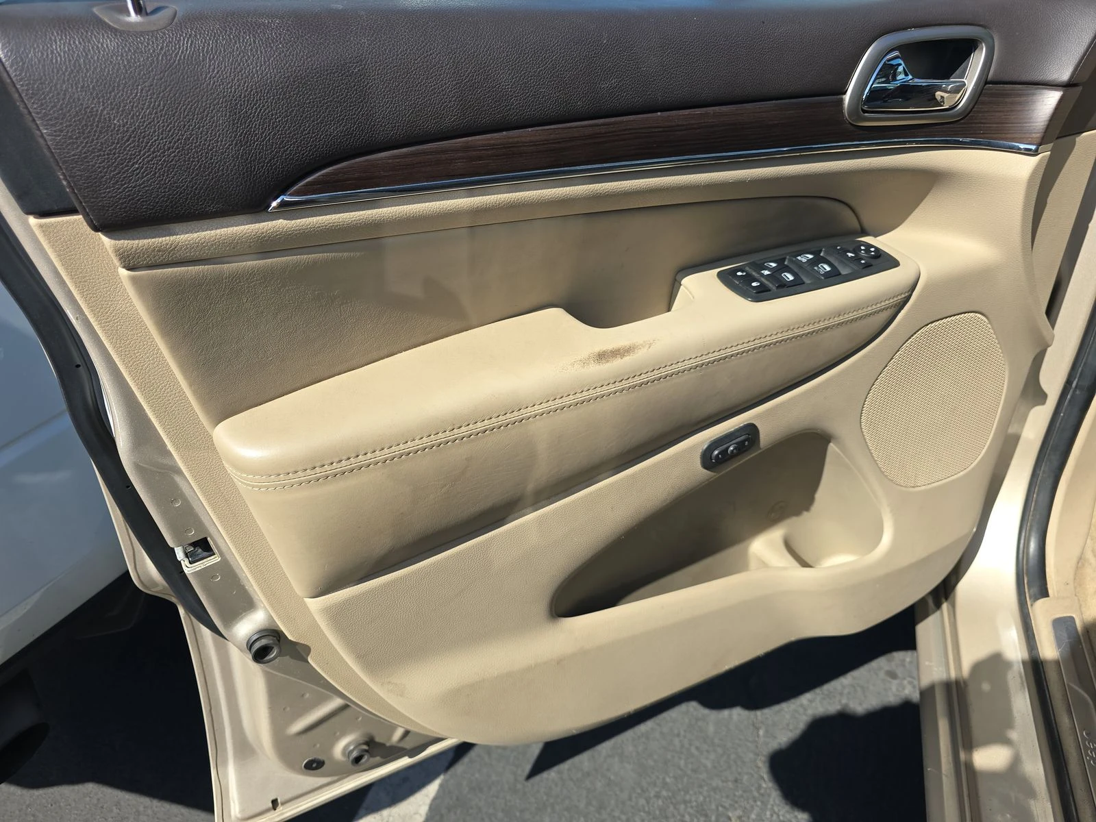 Jeep Grand cherokee 5.7* V8* 8ZF* ПОДГРЕВ* КАМЕРА* КЕЙЛЕС* LANE* ASSIS - изображение 7