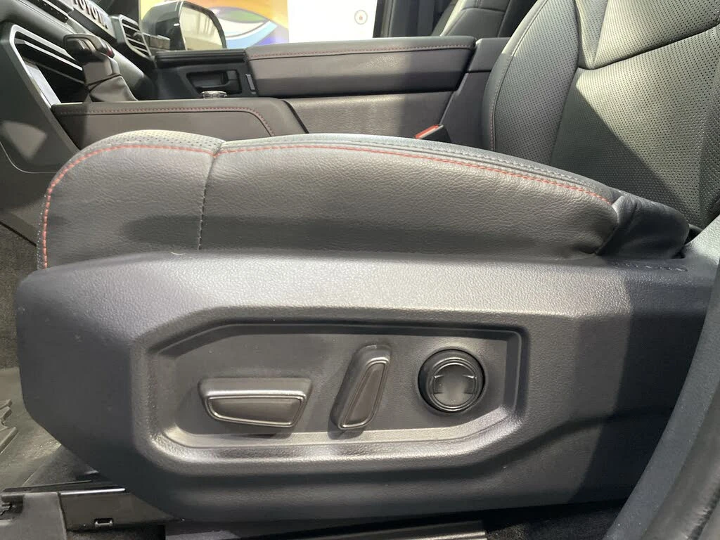 Toyota Sequoia TRD Pro HYBRID 4WD * АвтоКредит* Цена до БГ, снимка 13 - Автомобили и джипове - 53866185