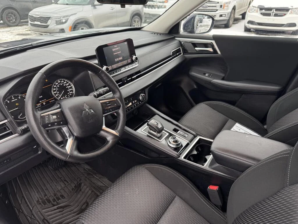 Mitsubishi Outlander SE S-AWC, снимка 9 - Автомобили и джипове - 53920004