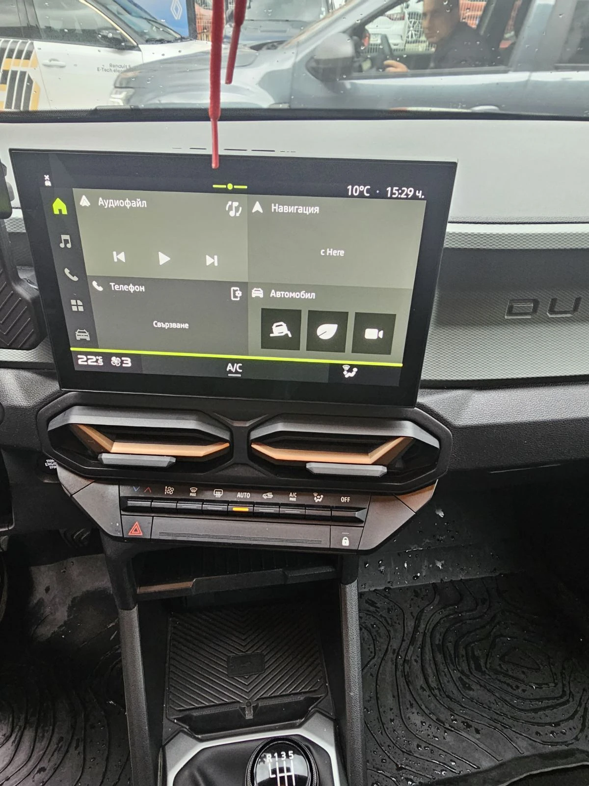 Dacia Duster 1.0 TCe 100 LPG 4x4, снимка 10 - Автомобили и джипове - 54358835