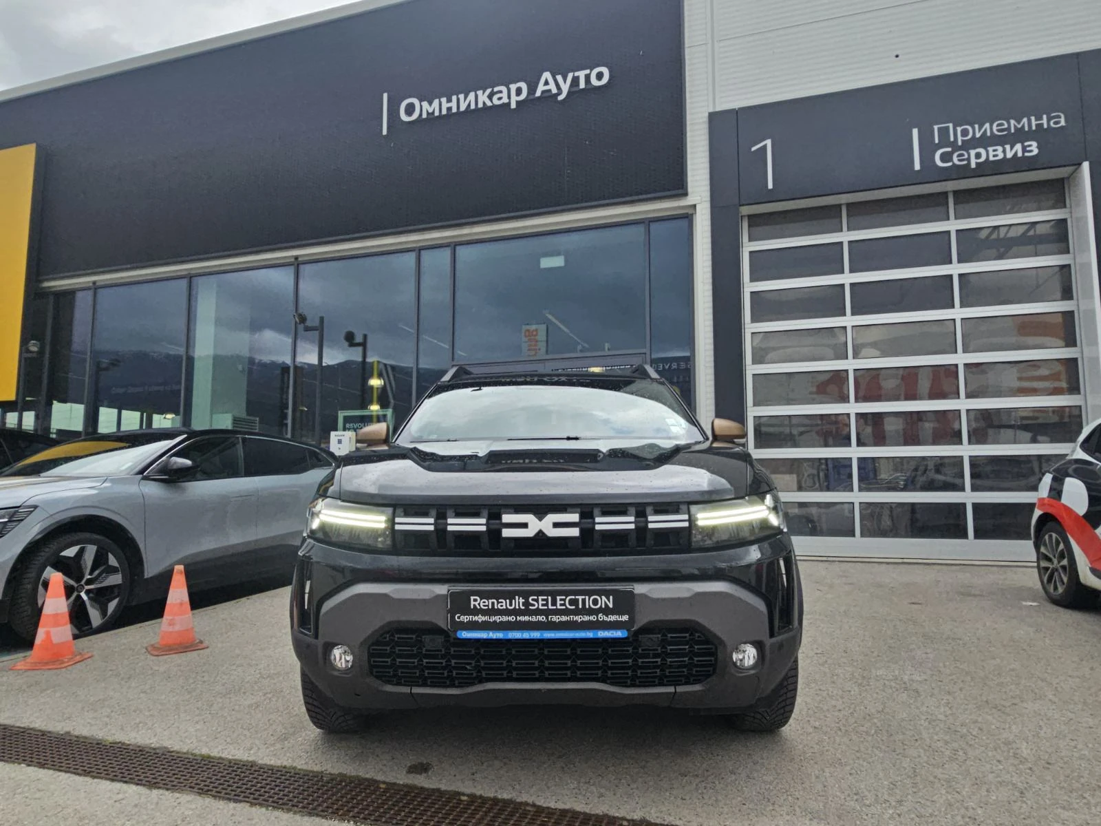 Dacia Duster 1.0 TCe 100 LPG 4x4, снимка 3 - Автомобили и джипове - 54358835