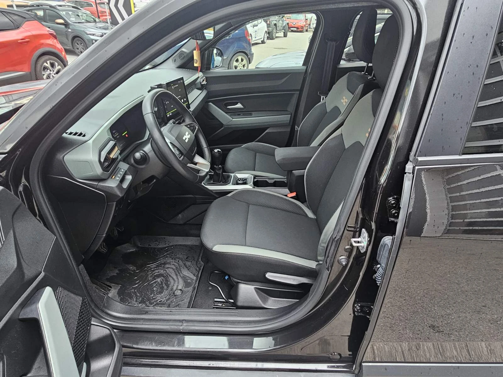 Dacia Duster 1.0 TCe 100 LPG 4x4, снимка 13 - Автомобили и джипове - 54358835