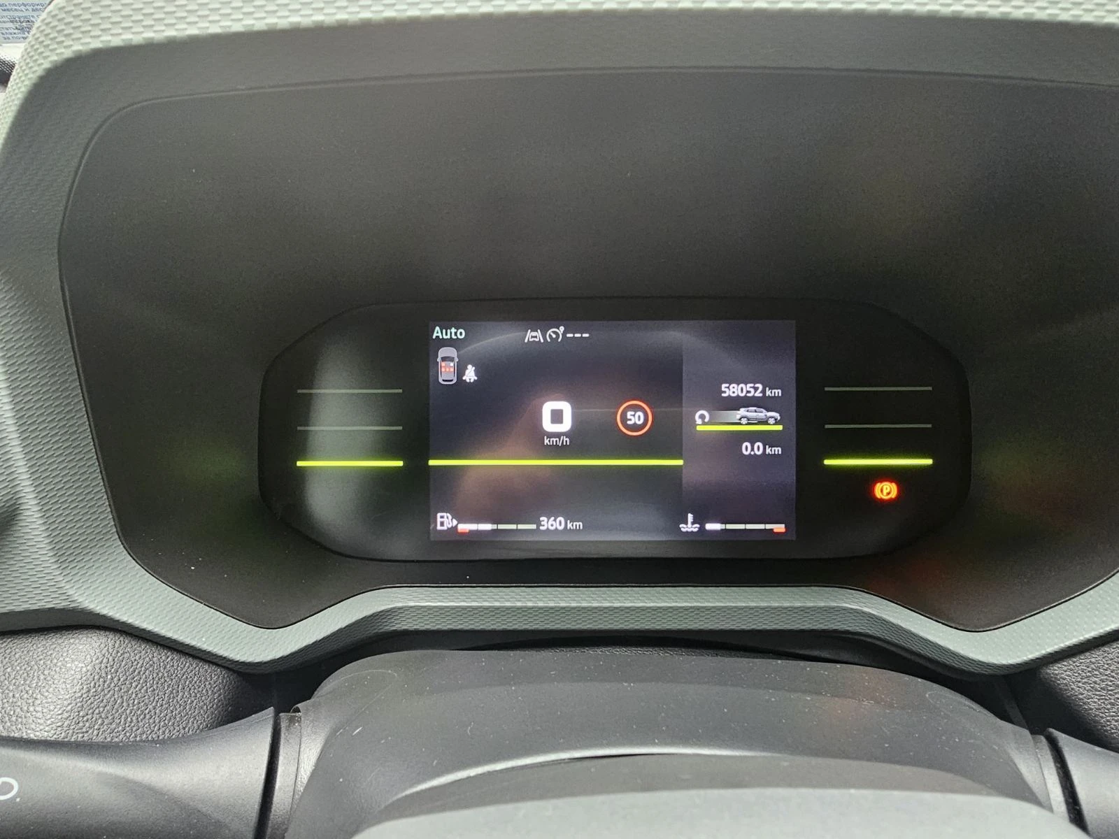 Dacia Duster 1.0 TCe 100 LPG 4x4, снимка 8 - Автомобили и джипове - 54358835