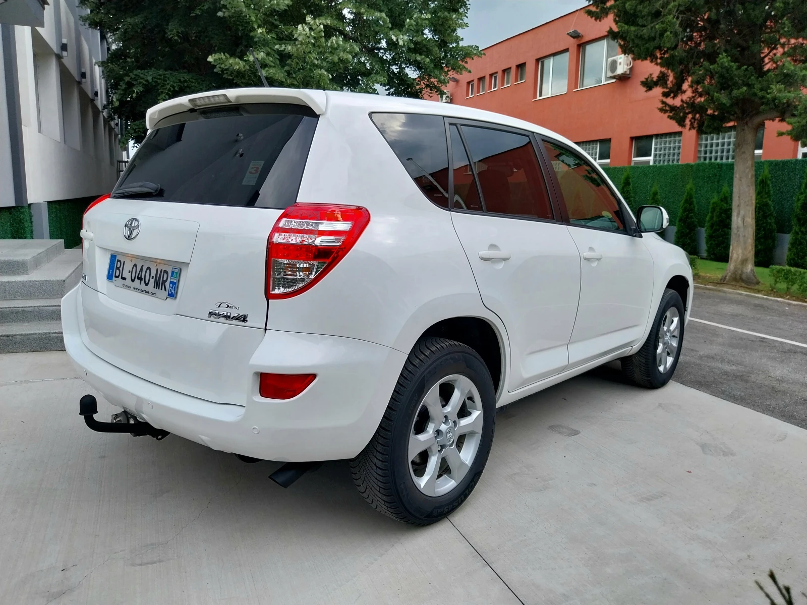 Toyota Rav4 2.2 D4D 150ks/* 4x4/* НАВИ/* ТЕГЛИЧ/!!!Face-lift *, снимка 6 - Автомобили и джипове - 54742269