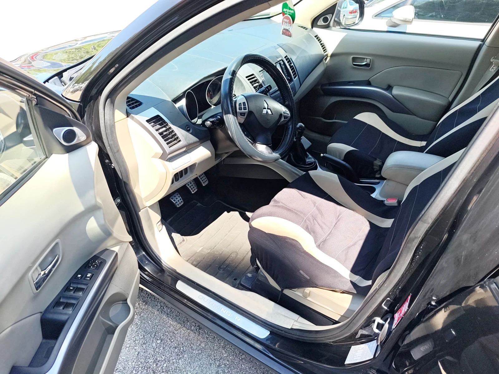 Mitsubishi Outlander, снимка 9 - Автомобили и джипове - 55529630