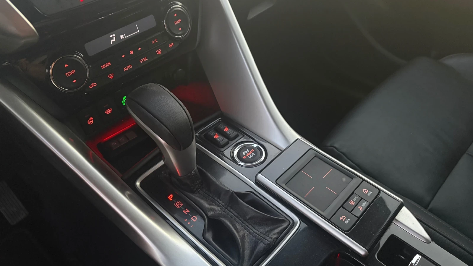 Mitsubishi Eclipse Cross 1.5i* 163hp* 4x4* FULL, снимка 13 - Автомобили и джипове - 55642947