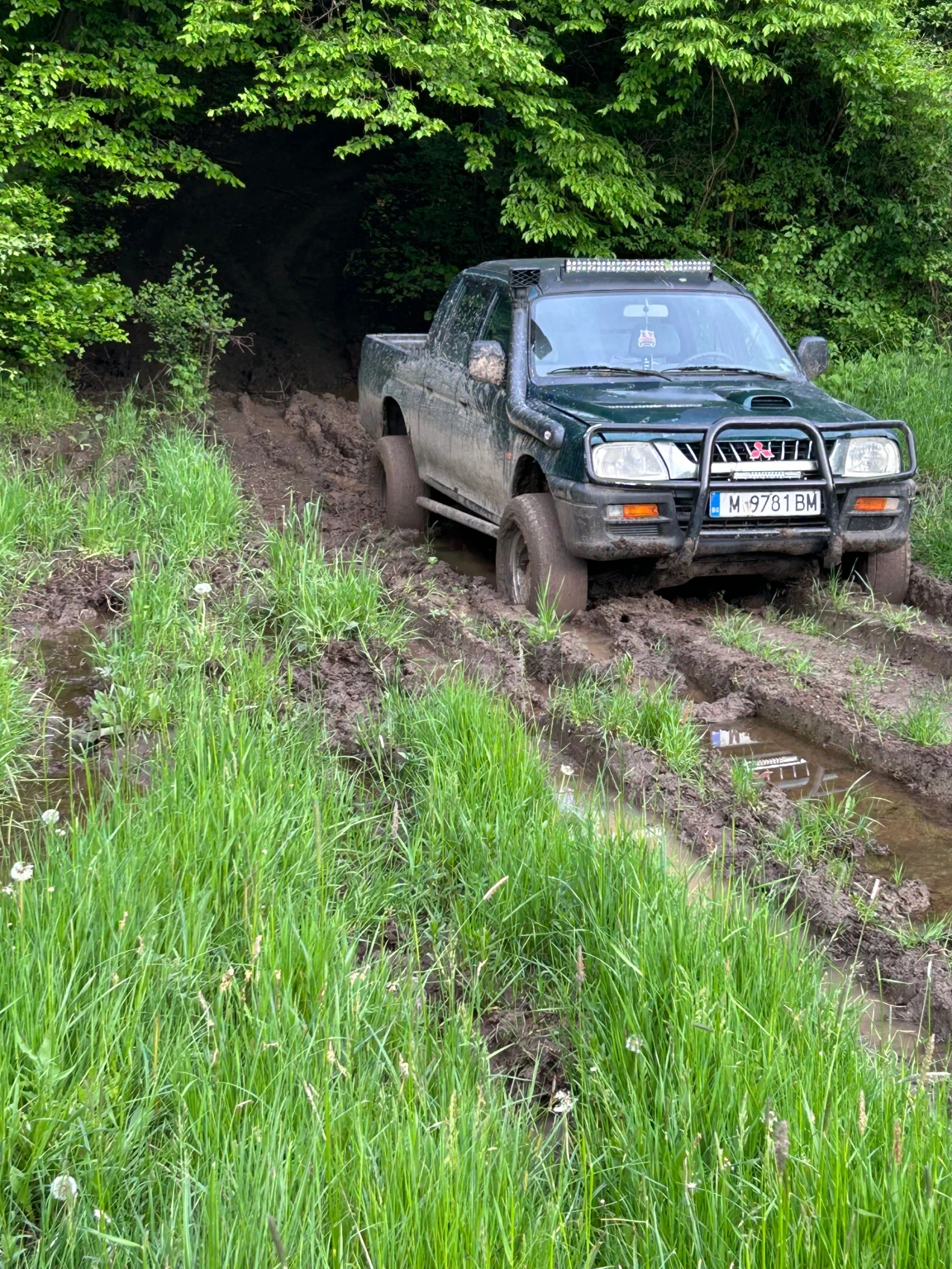 Mitsubishi L200, снимка 2 - Автомобили и джипове - 56553189