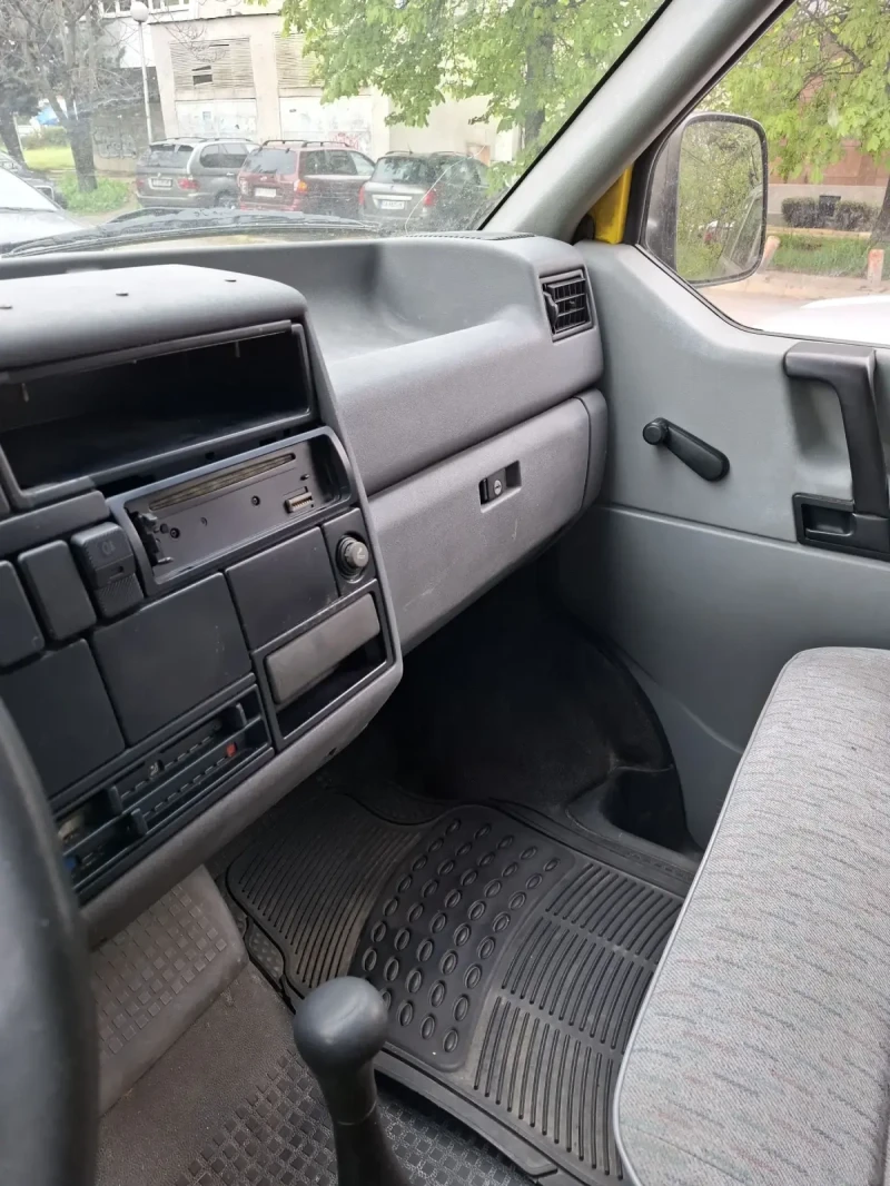 VW Transporter T4, снимка 14 - Бусове и автобуси - 50044246